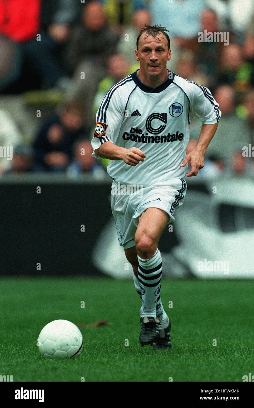 ANDREAS THOM Hertha BSC BERLIN 25 Agosto 1998 Foto Stock