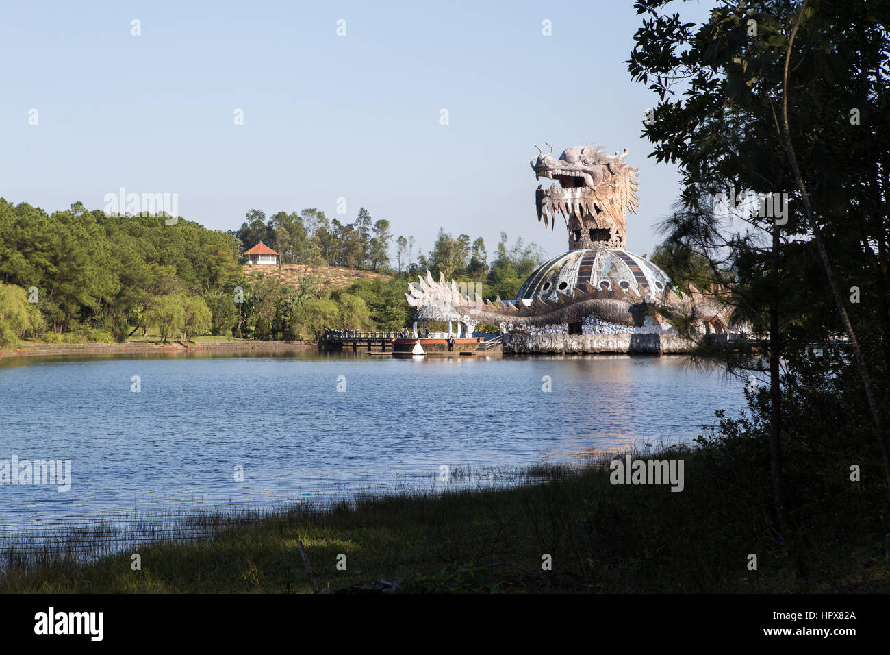 Abbandonato il parco acquatico in tinta, Vietnam Foto Stock