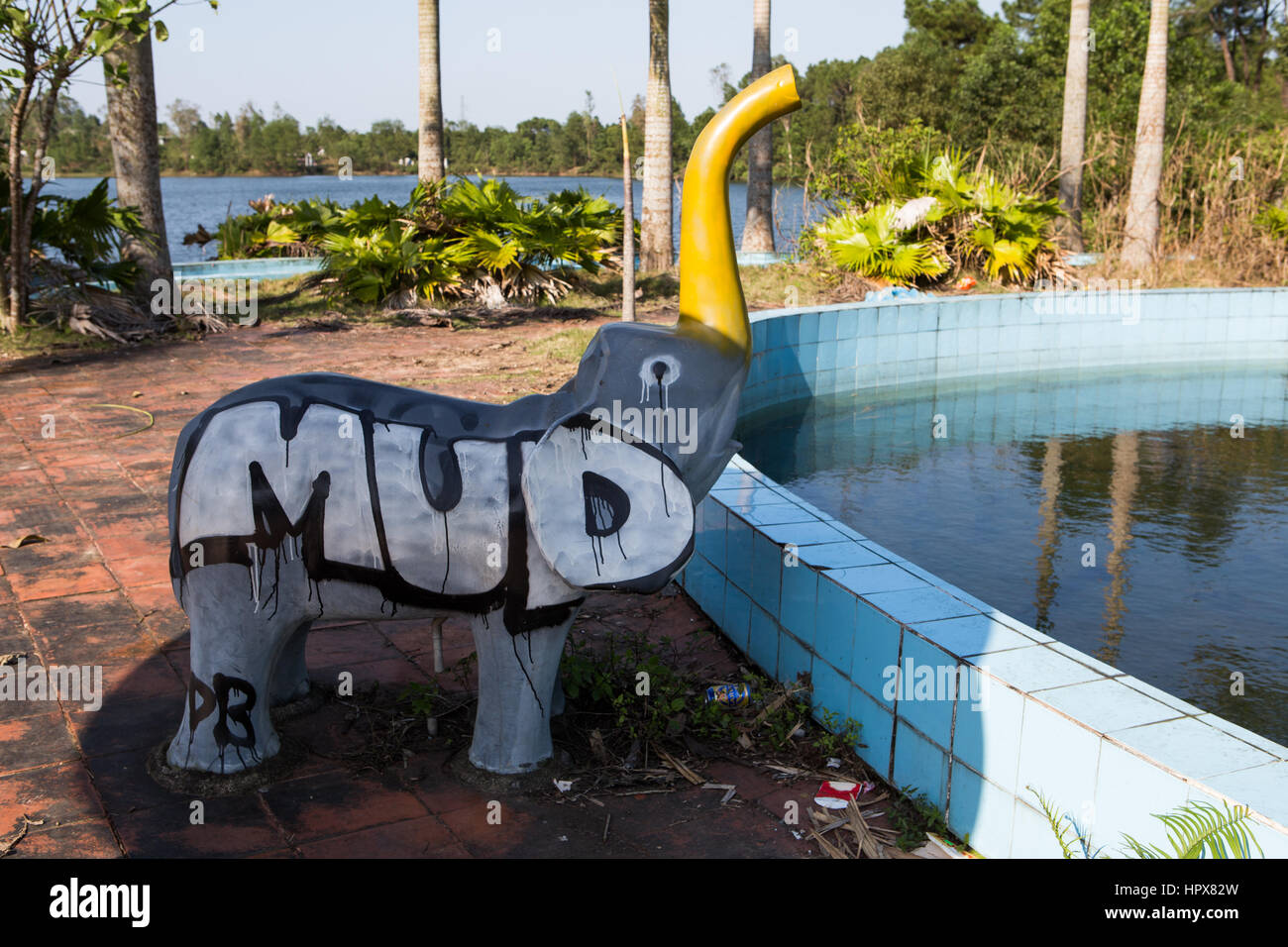 Abbandonato il parco acquatico in tinta, Vietnam Foto Stock