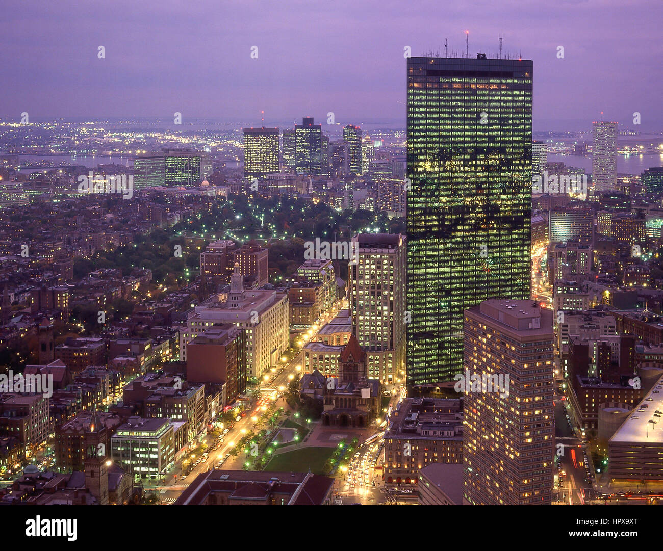Vista del centro cittadino al crepuscolo, Boston, Massachusetts, Stati Uniti d'America Foto Stock