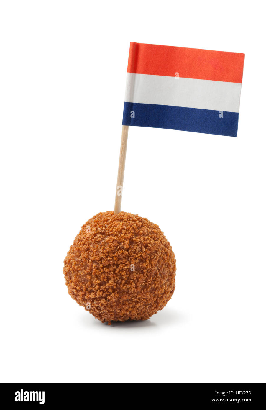 Unico olandese tradizionale snack bitterbal con una bandiera olandese su sfondo bianco Foto Stock