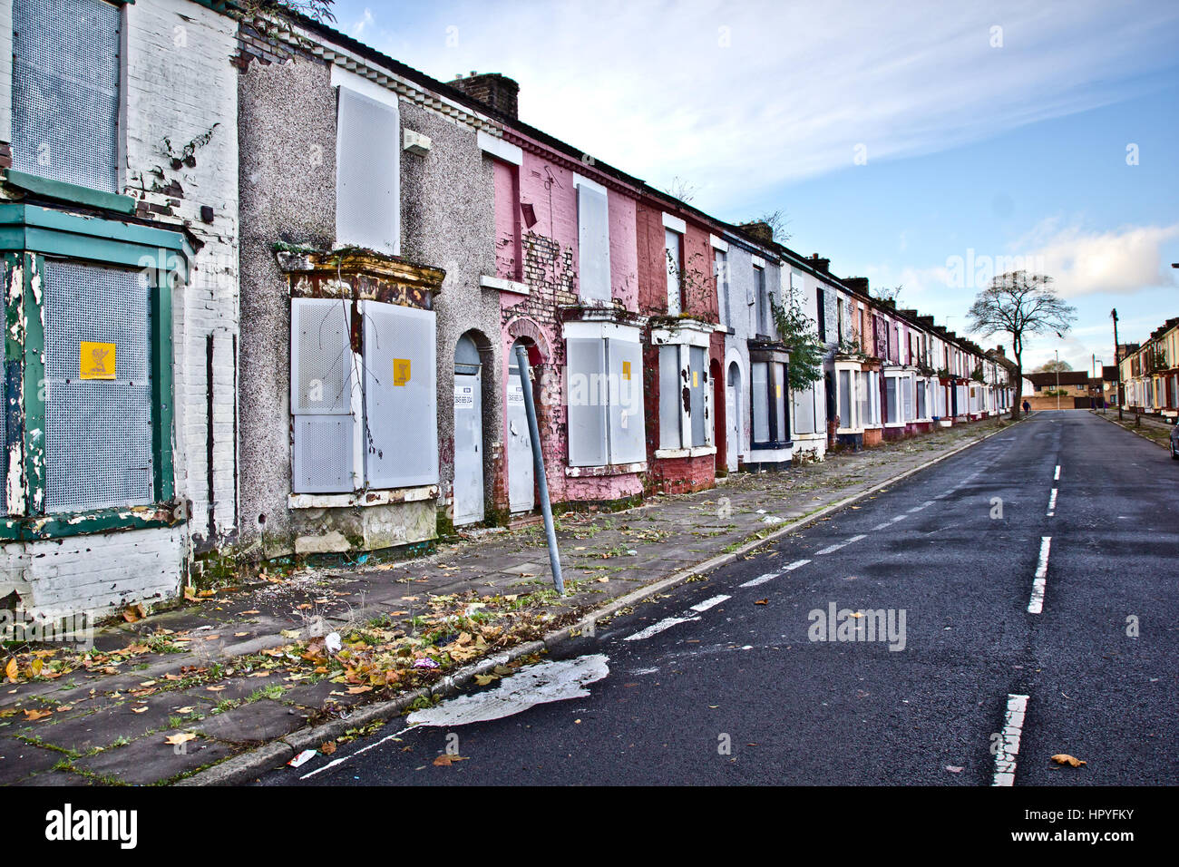 Case abbandonate nelle strade gallesi, Toxteh, Liverpool, Inghilterra in attesa di essere demolite Foto Stock