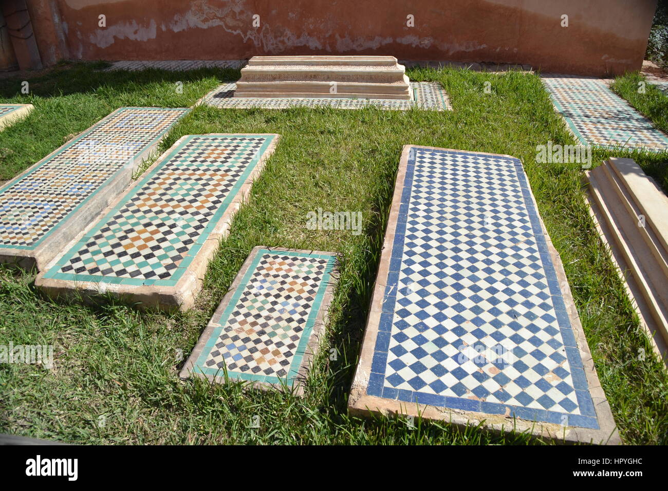 La recente scoperta di Tombe Saadiane, dietro la Moschea Kasbah, Marrakech, Marocco. volta della dinastia saadiane, Sultan Ahmad al-Mansur Foto Stock