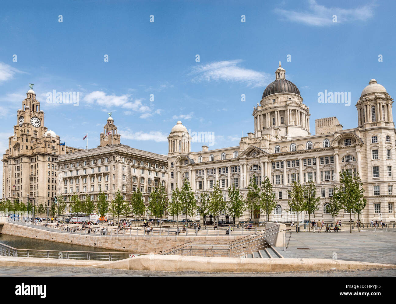 Lo storico sito sul lungofiume di Pier Head nel centro di Liverpool, Inghilterra Foto Stock