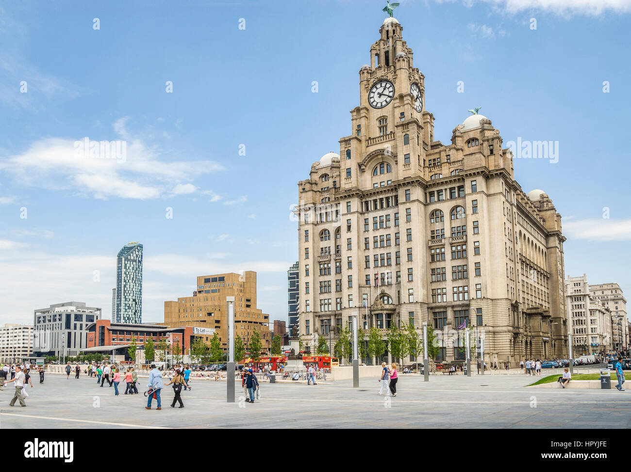 Il Royal Liver Building è un grado che ho elencato la costruzione si trova a Liverpool, in Inghilterra. Foto Stock