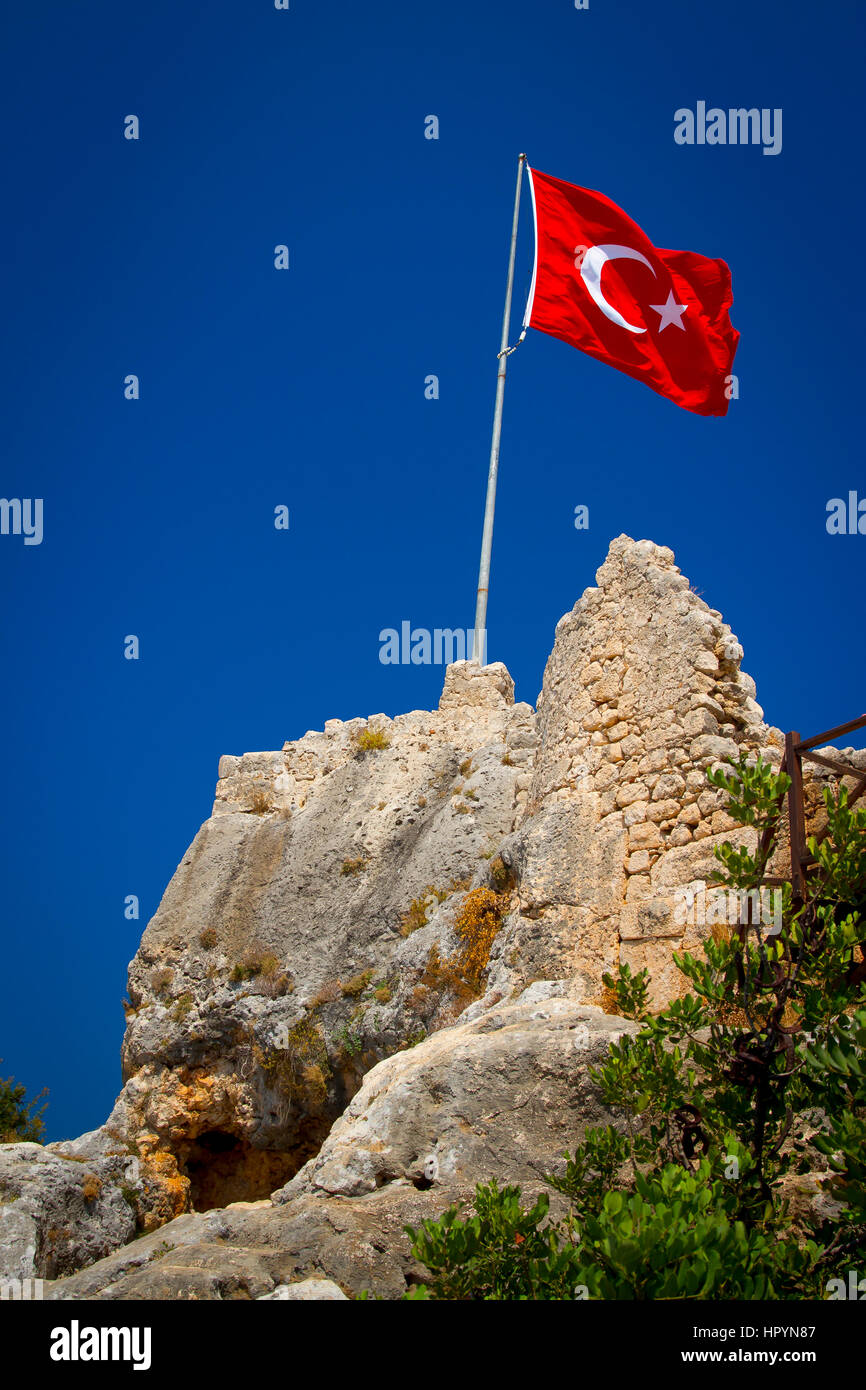 Bandiera turca su una collina. Foto Stock