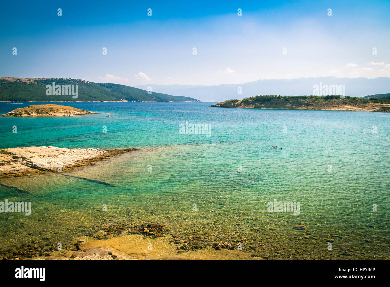 Le coste incontaminate e acque cristalline dell'isola di Rab, Croazia. Foto Stock