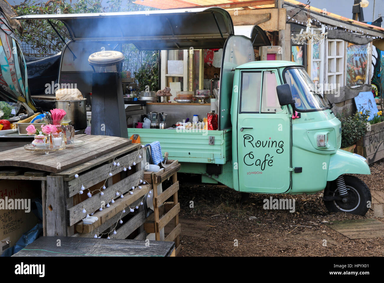 Lo stoppino Cafe nella comunità di nomadi giardini in Shoreditch Foto Stock
