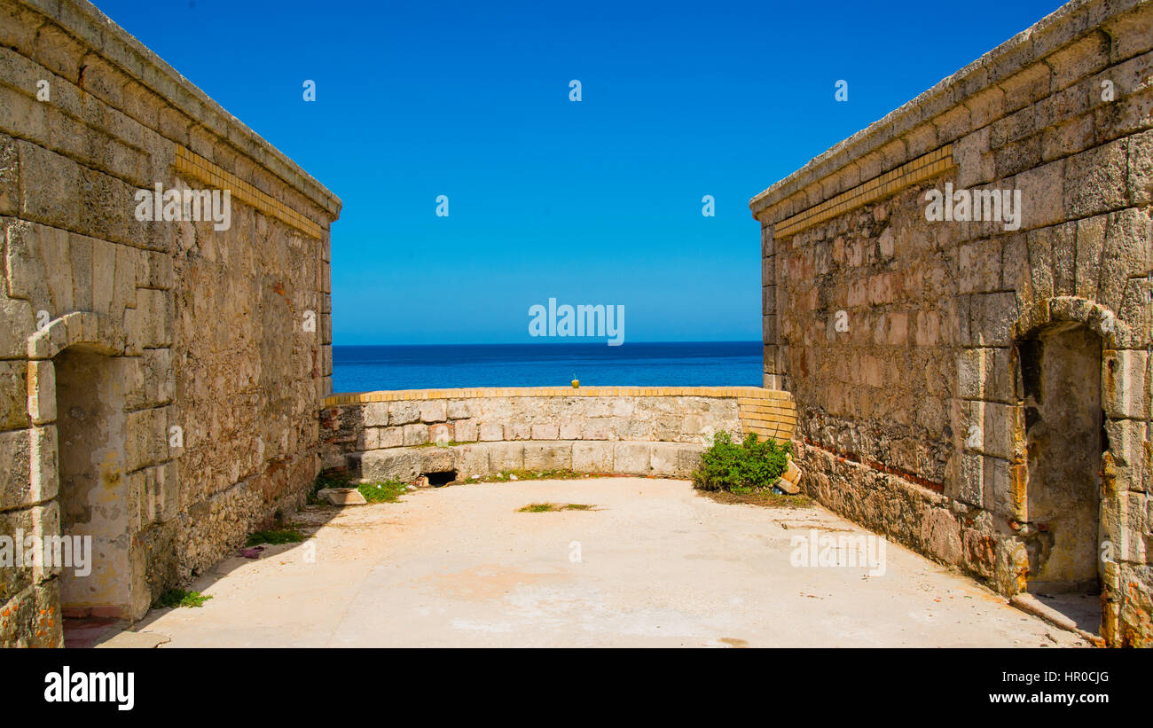 Un fort dal mare dei Caraibi a l'Avana Cuba Foto Stock
