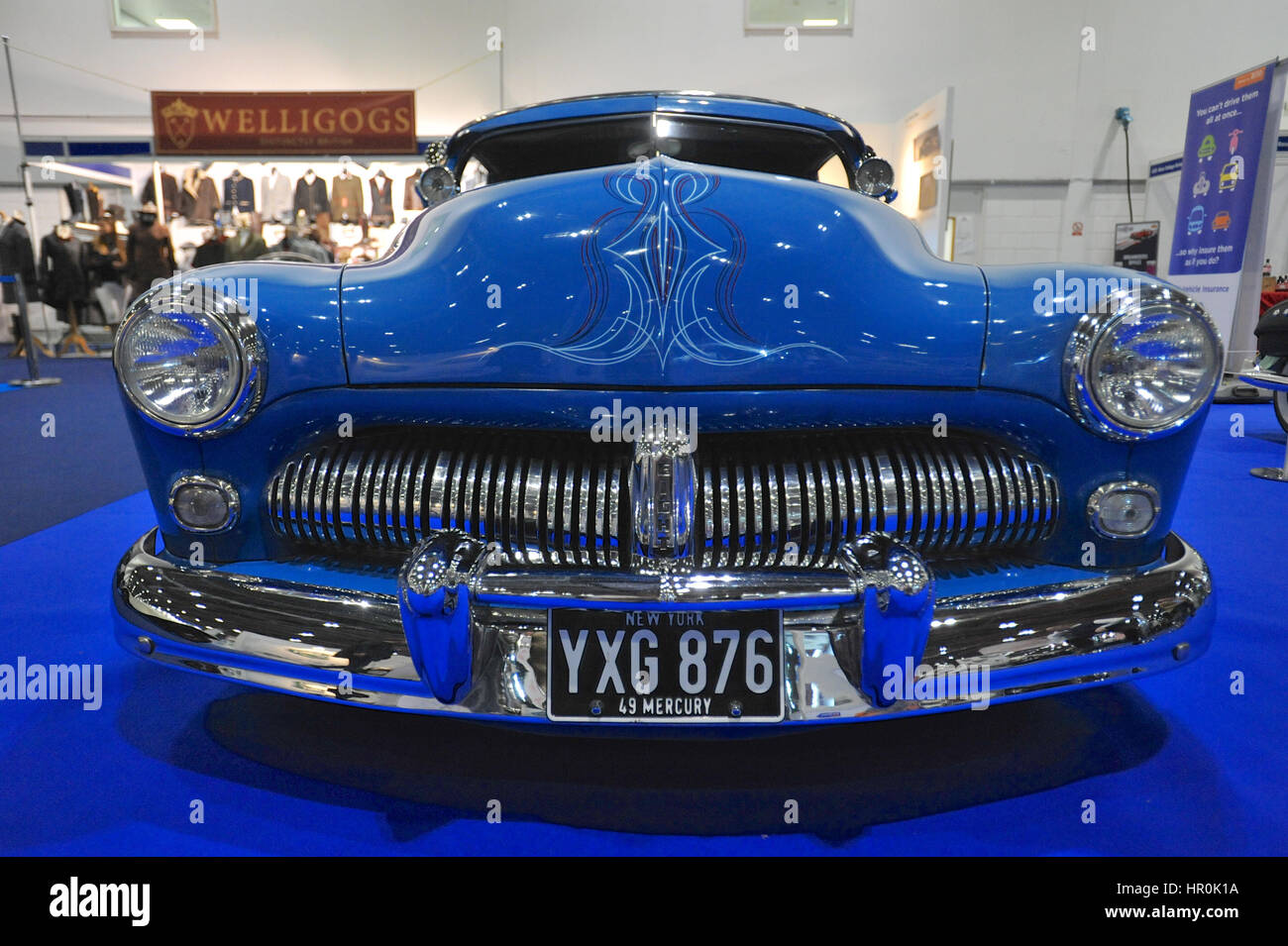 Un 1949 Mercury 4.2 Flathead V8 sul display al London Classic Car Show che si sta svolgendo a ExCel di Londra. Più di 800 dei migliori posti al mondo per automobili classiche sono in esposizione presso lo show che vanno dal vintage pre-guerra tourer al moderno concetto di automobili. La mostra mette in circa 33.000 visitatori. variabile da gravi teste di benzina per le persone che amano splendido classico veicoli. Foto Stock