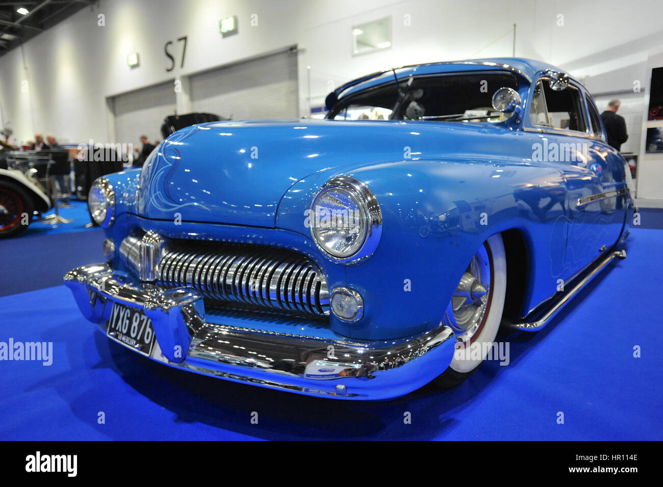Un 1949 Mercury 4.2 Flathead V8 sul display al London Classic Car Show che si sta svolgendo a ExCel di Londra. Più di 800 dei migliori posti al mondo per automobili classiche sono in esposizione presso lo show che vanno dal vintage pre-guerra tourer al moderno concetto di automobili. La mostra mette in circa 33.000 visitatori. variabile da gravi teste di benzina per le persone che amano splendido classico veicoli. Foto Stock