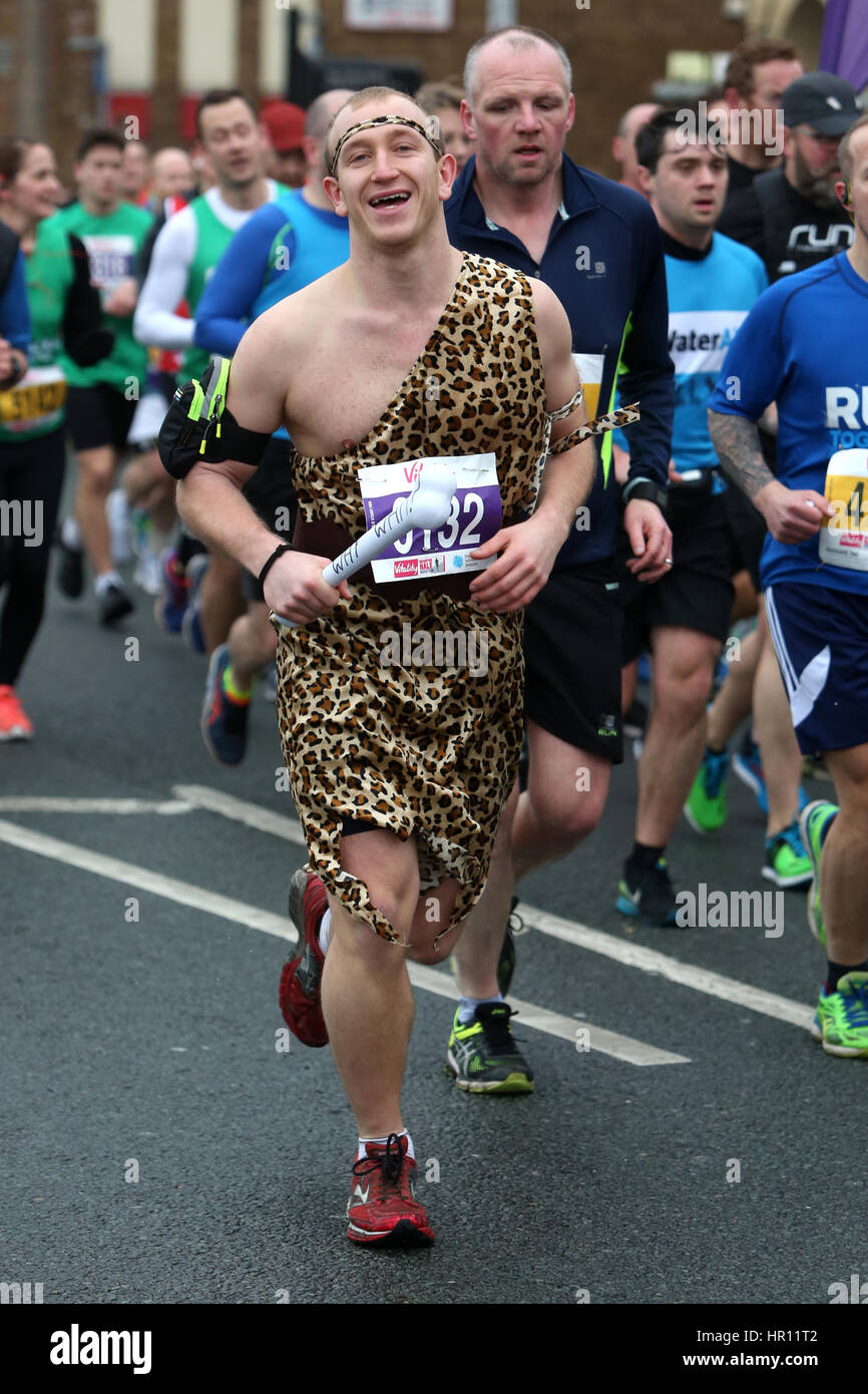 Brighton, Regno Unito. Il 26 febbraio 2017. La vitalità Brighton Mezza Maratona foto di prendere posizione sul lungomare di Brighton, domenica 26 febbraio 2017. Credito: Sam Stephenson/Alamy Live News Foto Stock