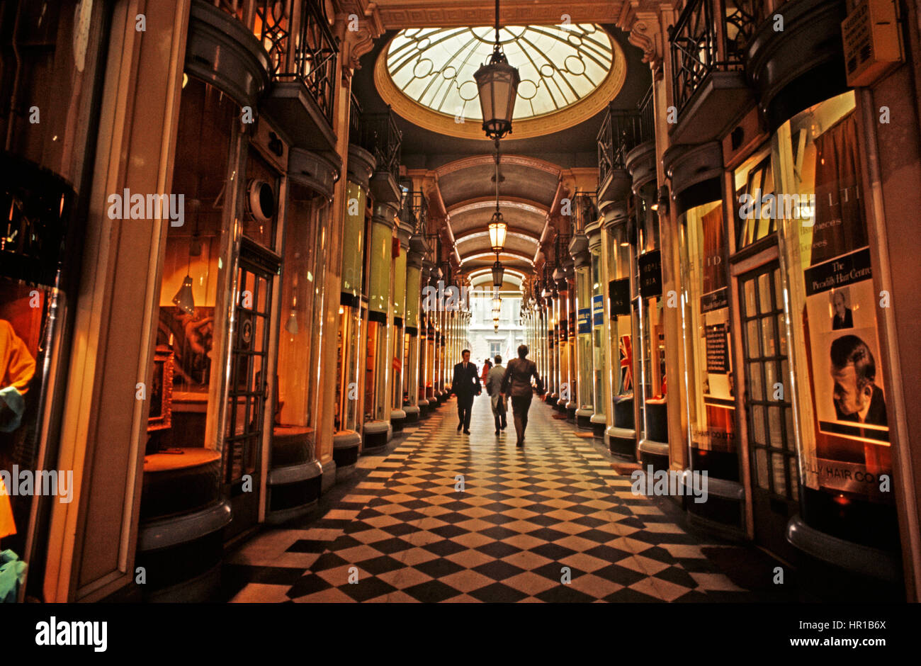 BURLINGTON ARCADE, Piccadilly, Londra, 1972 Foto Stock