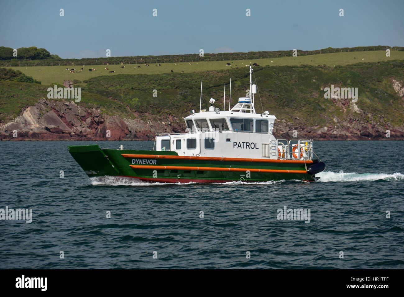 Nave pattuglia pattuglie dynevor Milford haven vie navigabili per Milford haven autorità portuale Foto Stock