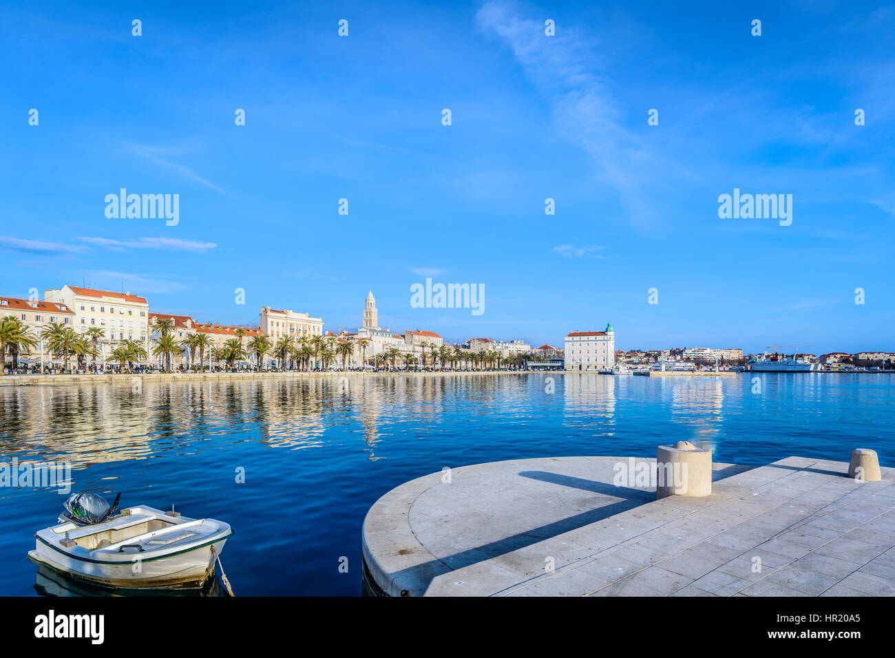 Scenic panorama mediterraneo a città costiera di Spalato in Croazia, europeo estate travel resorts. Foto Stock