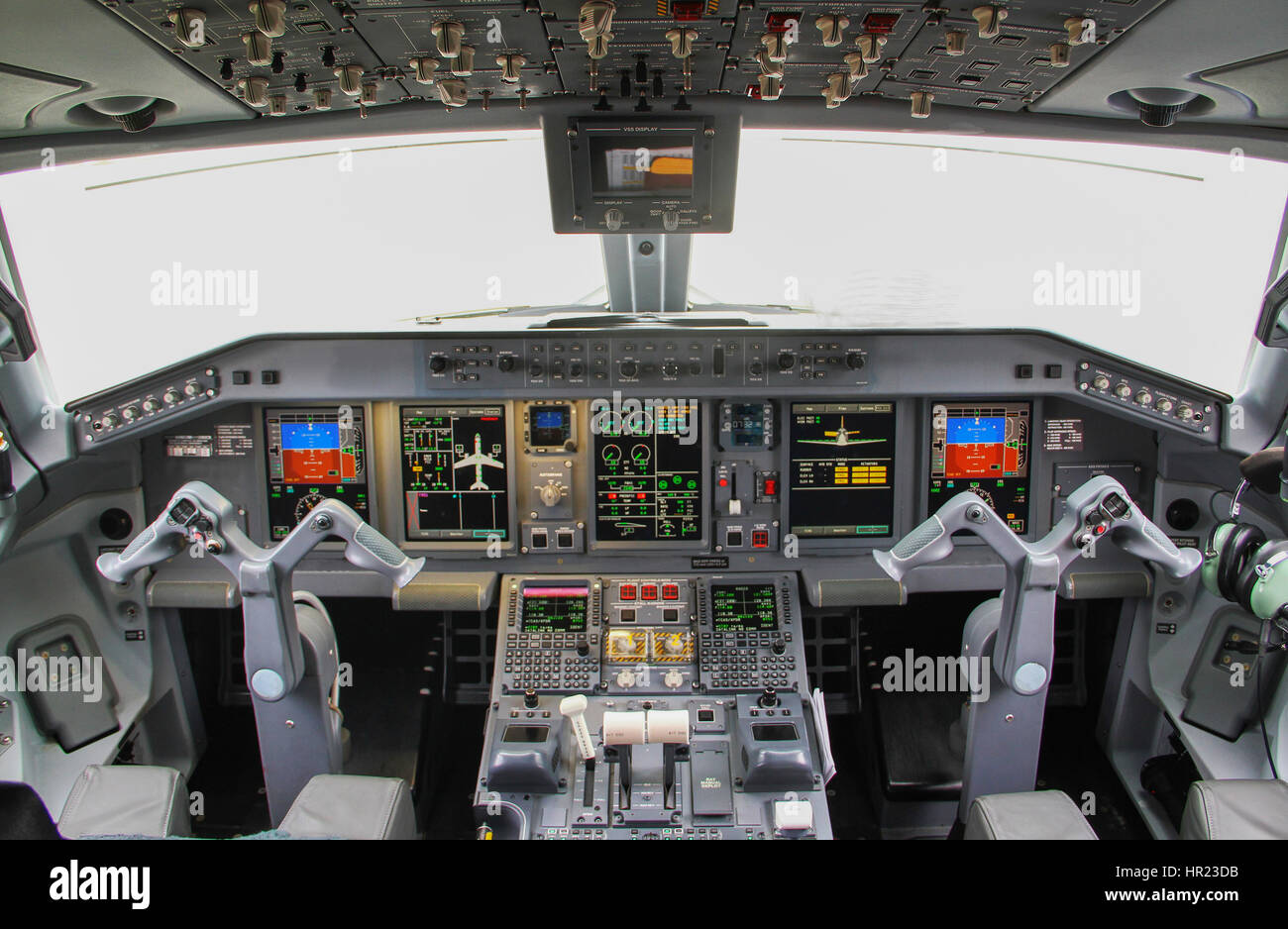 Piano interno, cockpit view all'interno dell'aereo di linea Foto Stock