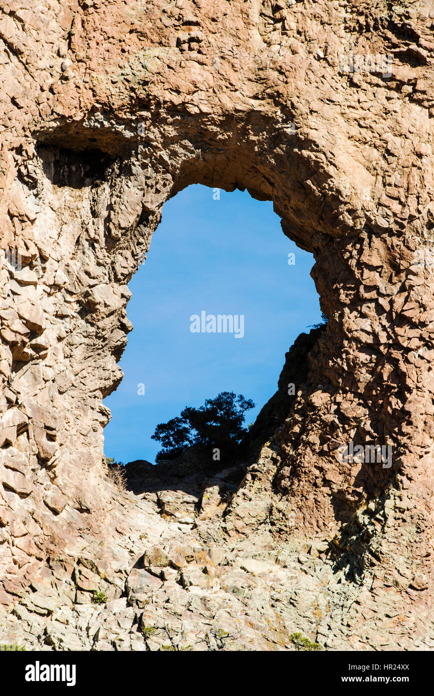Arco Naturale formazione di roccia vicino al penitente Canyon south central Colorado; USA Foto Stock