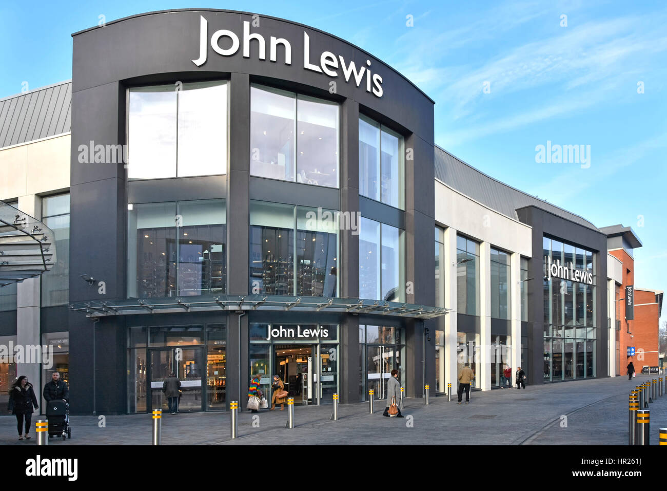 John Lewis department store in ingresso e finestre display Chelmsford Essex England Regno Unito parte del 2016 Bond Street shopping center di sviluppo vista invernale Foto Stock