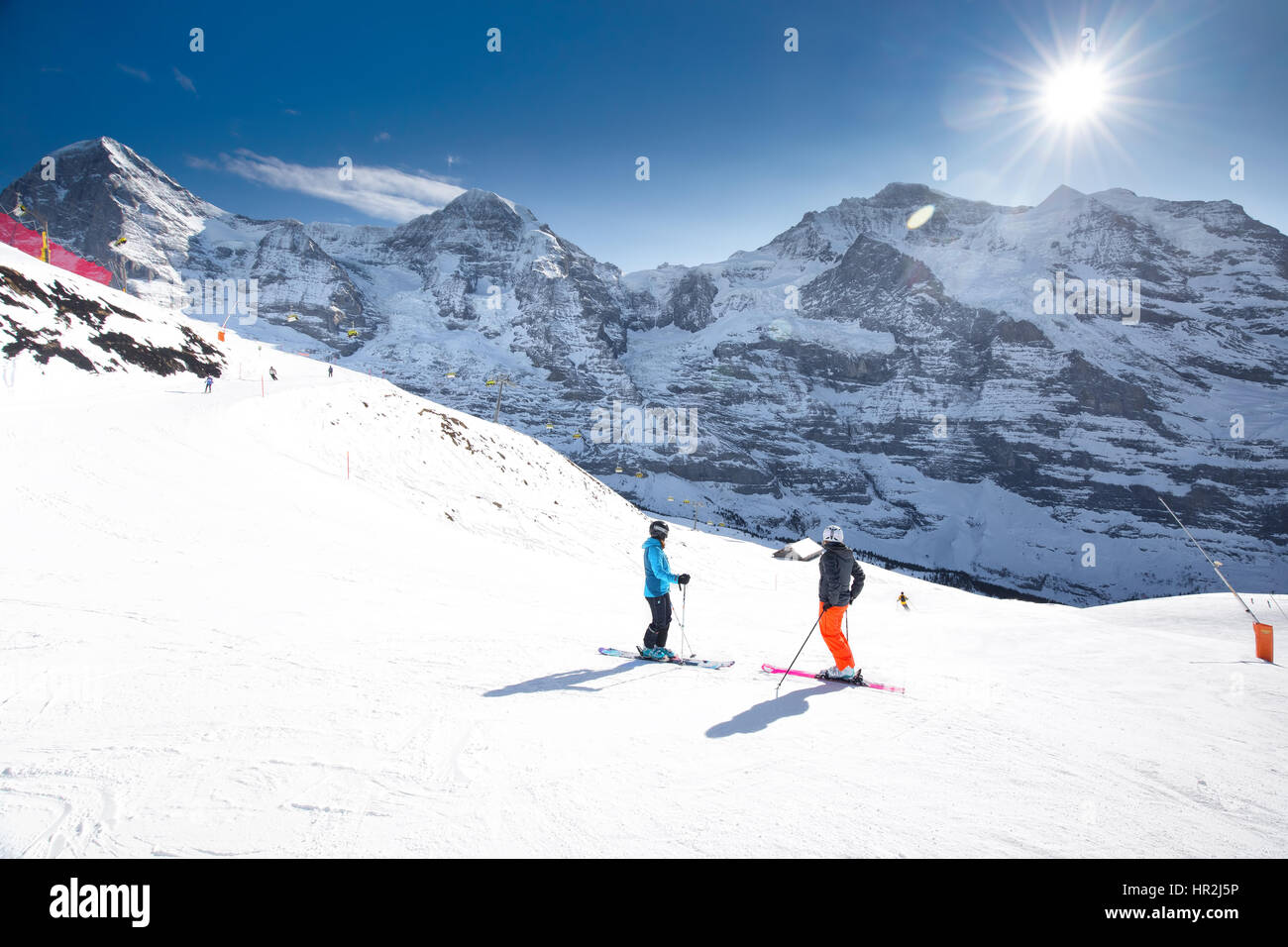 Jungfrau stazione sciistica svizzera con Eiger, Monch e Jungfrau picchi, Grindelwald, Svizzera Foto Stock