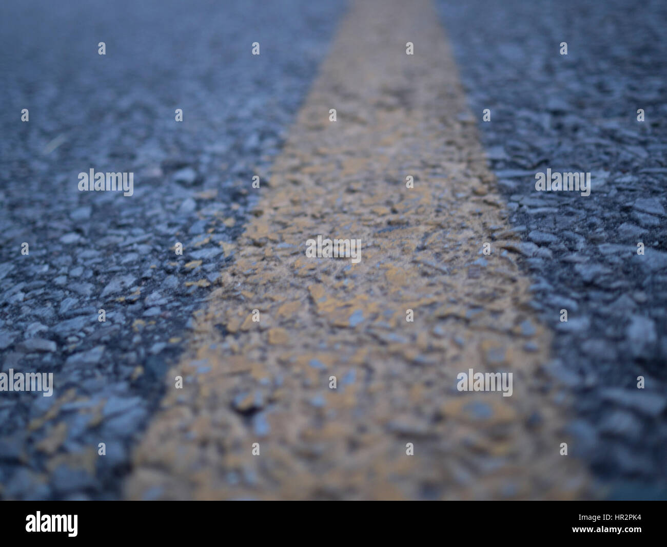 Strada che mostra viaggio avanti Foto Stock