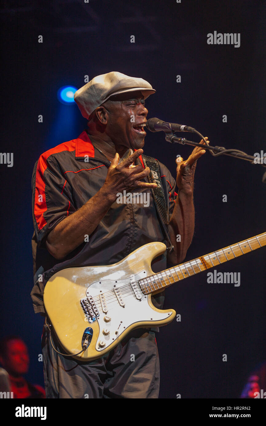 Buddy Guy, American chitarrista blues, la Ultimate showman mette in una prestazione incredibile per i suoi fan. Byron Bay Bluesfest, Australia, 2 Aprile 2010 Foto Stock