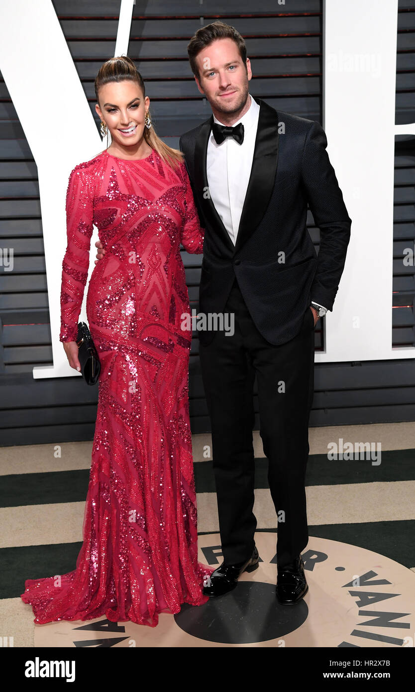 Armie Hammer e camere di Elisabetta che arrivano al Vanity Fair Oscar Party a Beverly Hills, Los Angeles, Stati Uniti d'America. Foto Stock