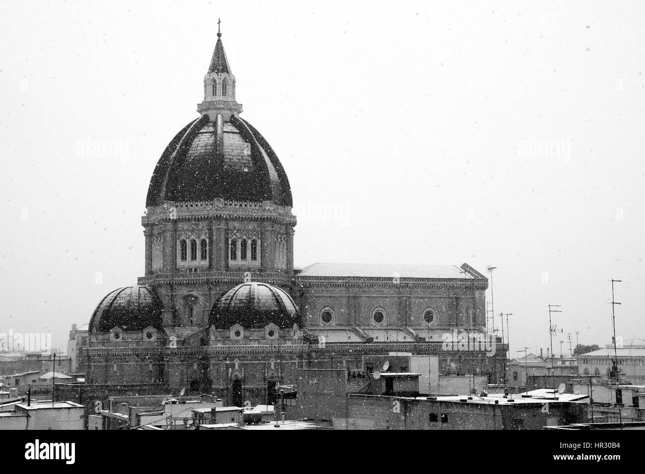 Duomo di Cerignola duranti la nevicata del 2017 Foto Stock