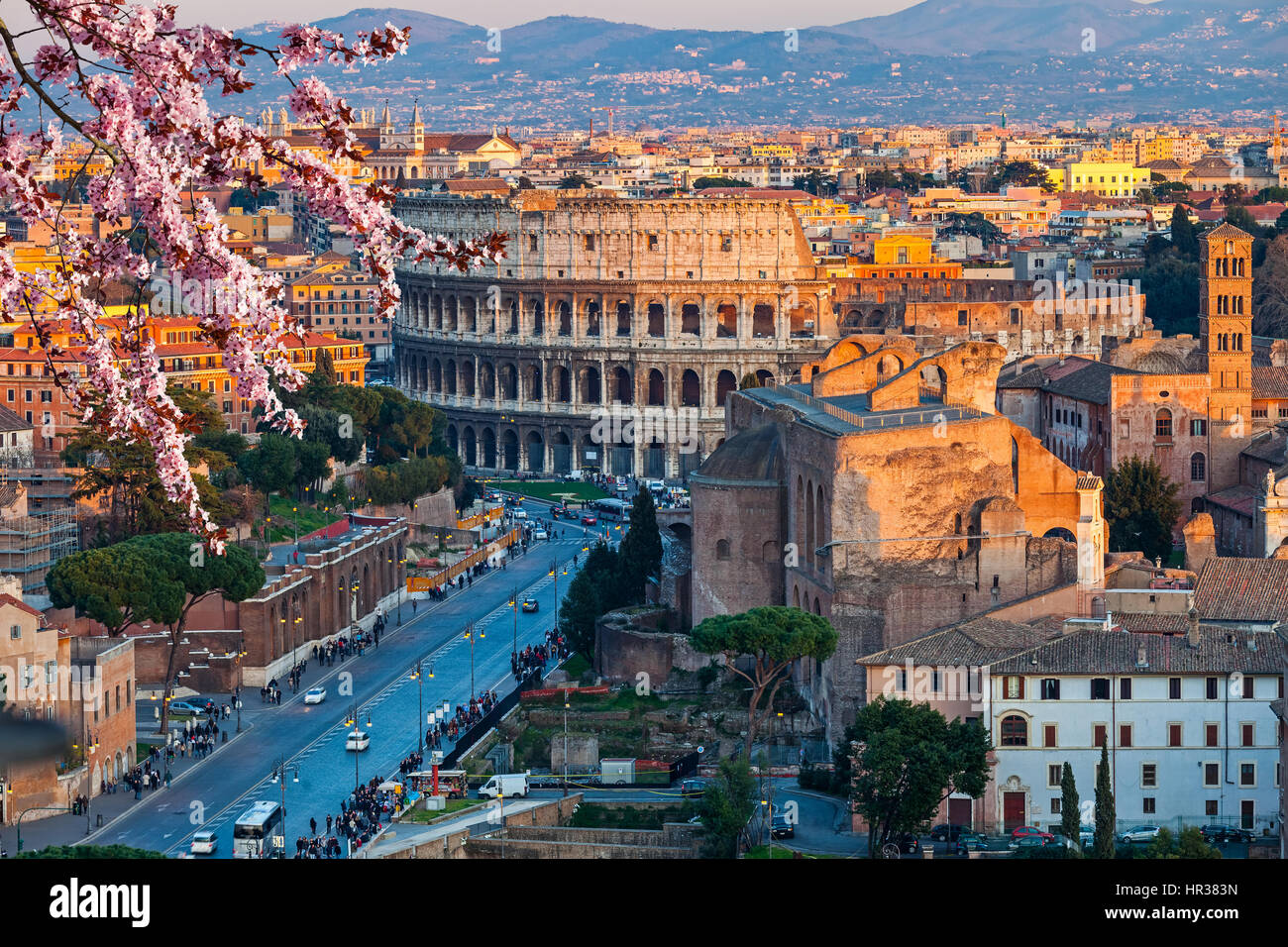 Colosseo al tramonto Foto Stock