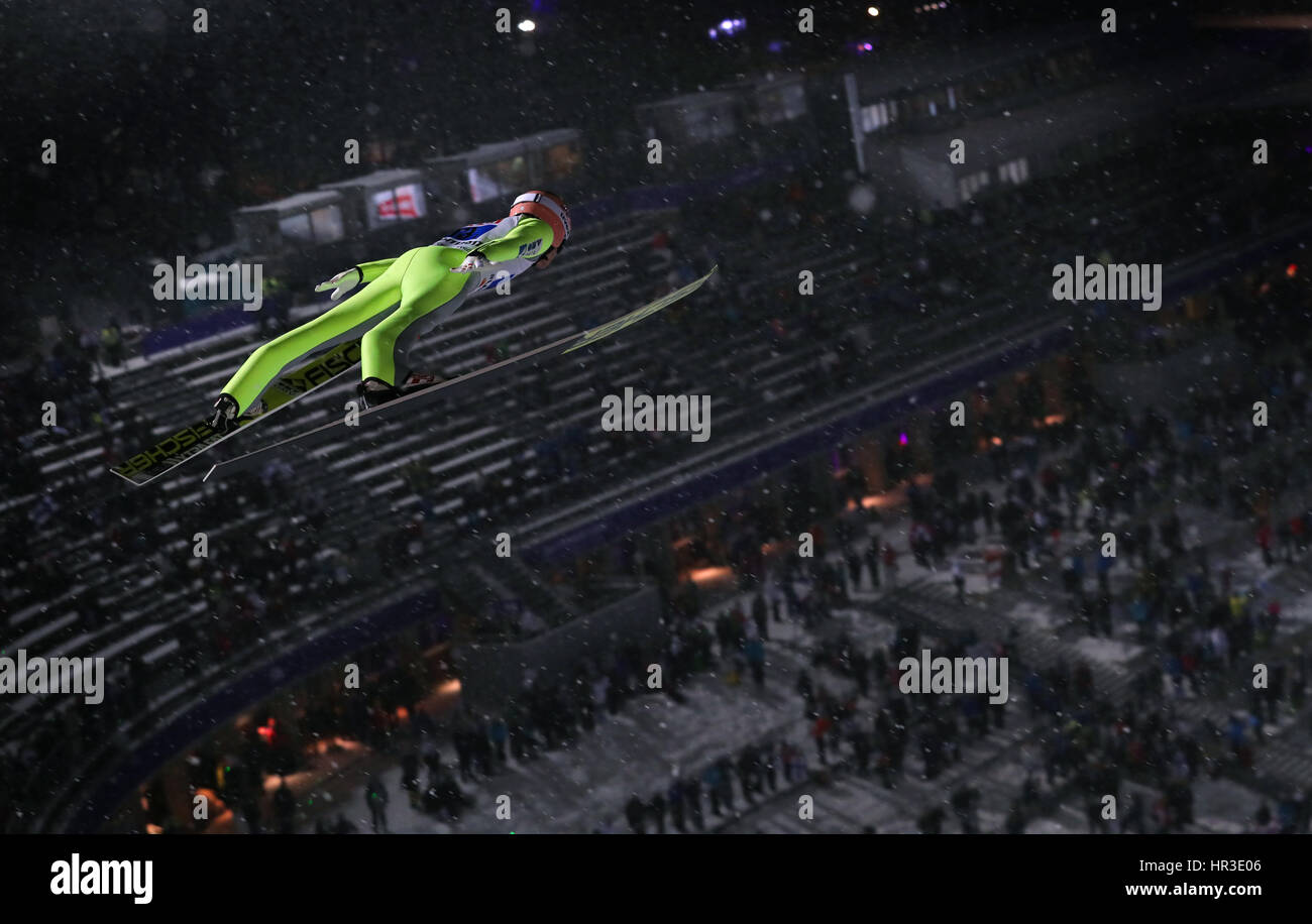 Lahti, Finlandia. 26 Febbraio, 2017. Atleta austriaco Stefan Kraft in azione in sede dei Campionati del Mondo di Sci Nordico a Lahti, in Finlandia, 26 febbraio 2017. Foto: Karl-Josef Hildenbrand/dpa/Alamy Live News Foto Stock
