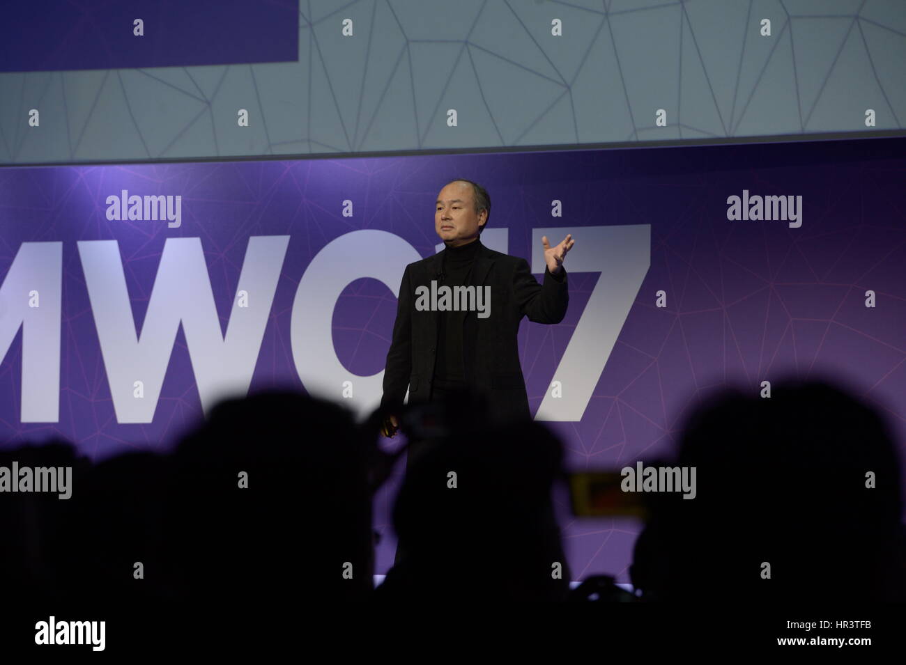 Barcellona, Spagna. 26 Febbraio, 2017. Il fondatore e CEO di tecnologia giapponese company, Softbank Masayoshi figlio, parla al Mobile World Congress di Barcellona, Spagna, 26 febbraio 2017. Foto: Andrej Sokolow//dpa/Alamy Live News Foto Stock