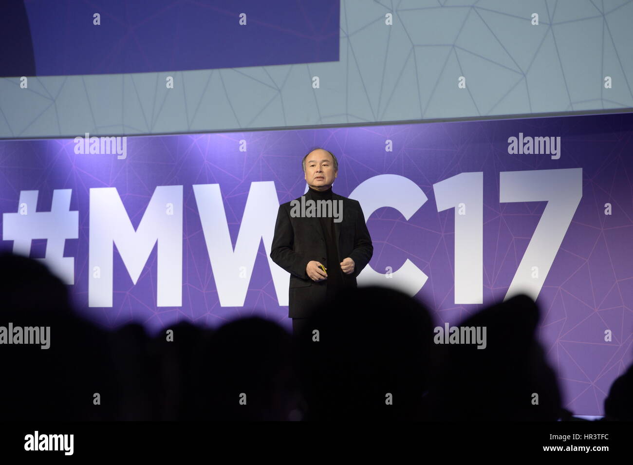 Barcellona, Spagna. 26 Febbraio, 2017. Il fondatore e CEO di tecnologia giapponese company, Softbank Masayoshi figlio, parla al Mobile World Congress di Barcellona, Spagna, 26 febbraio 2017. Foto: Andrej Sokolow//dpa/Alamy Live News Foto Stock