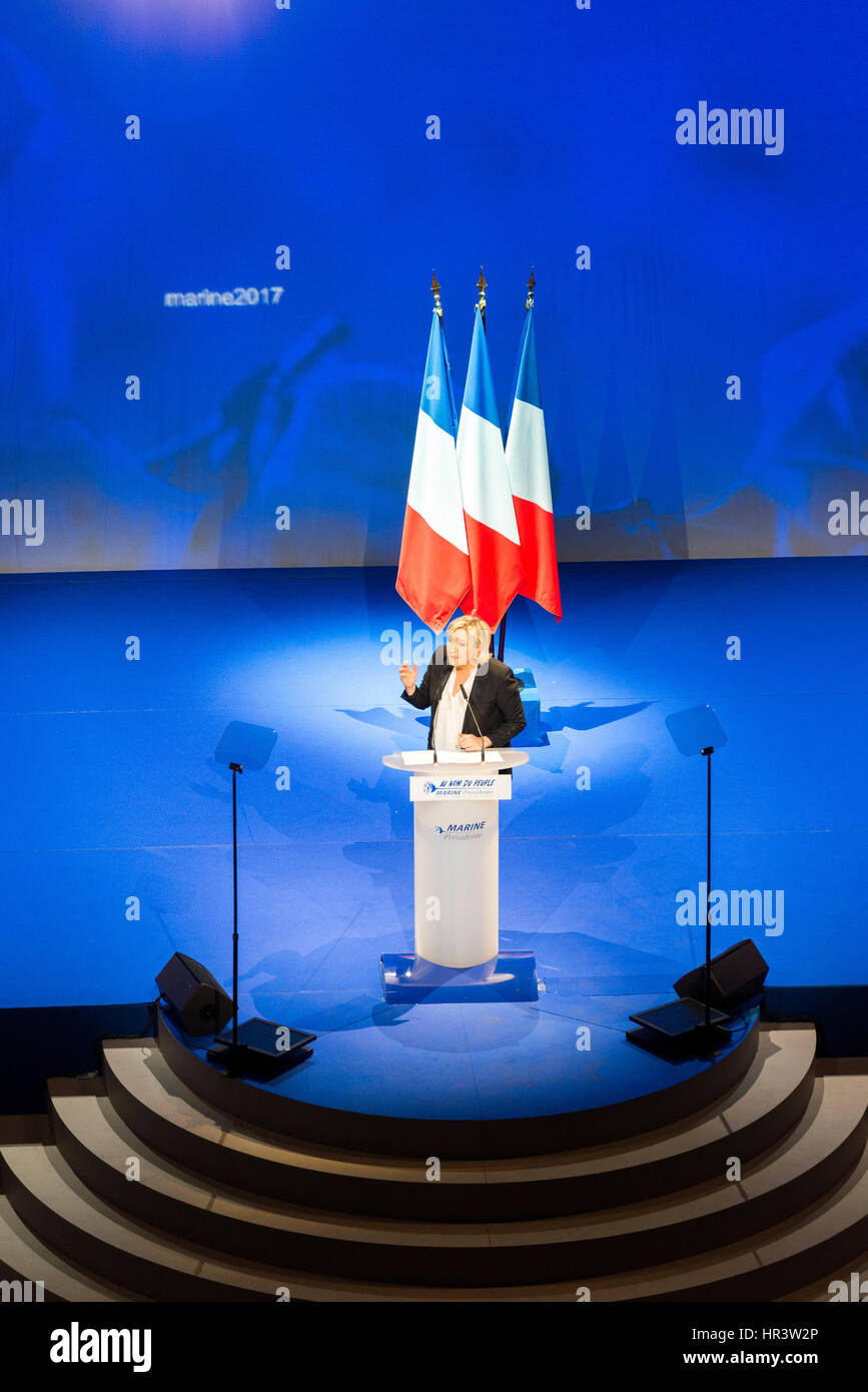 Nantes, Francia. Il 26 febbraio 2017. riunione del Marine Le Pen, di estrema destra "candidato nazionale anteriore' per il 2017 elezioni presidenziali Credito: Andia/Alamy Live News Foto Stock