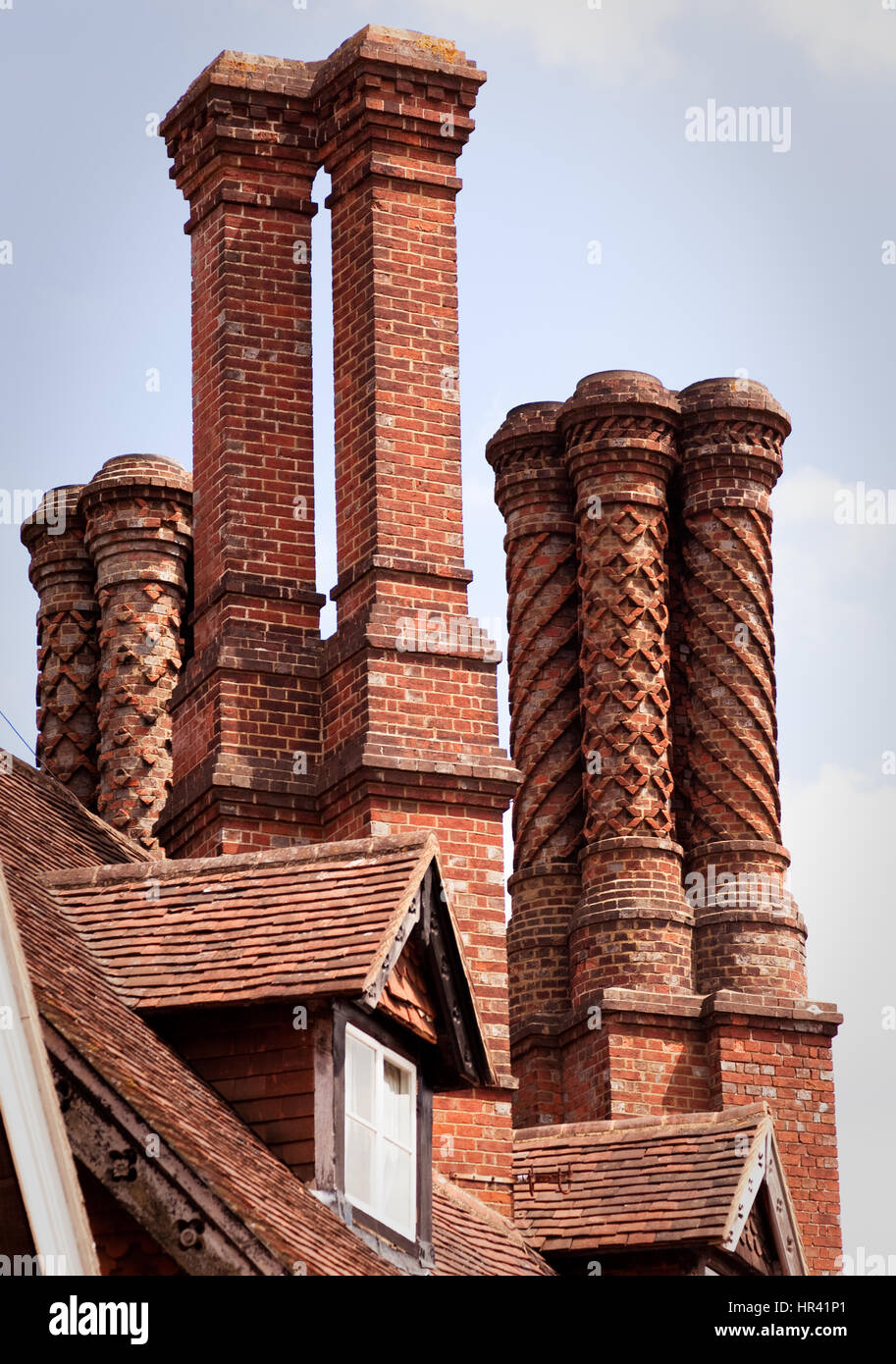 Camini Tudor, Surrey, Inghilterra. Foto Stock