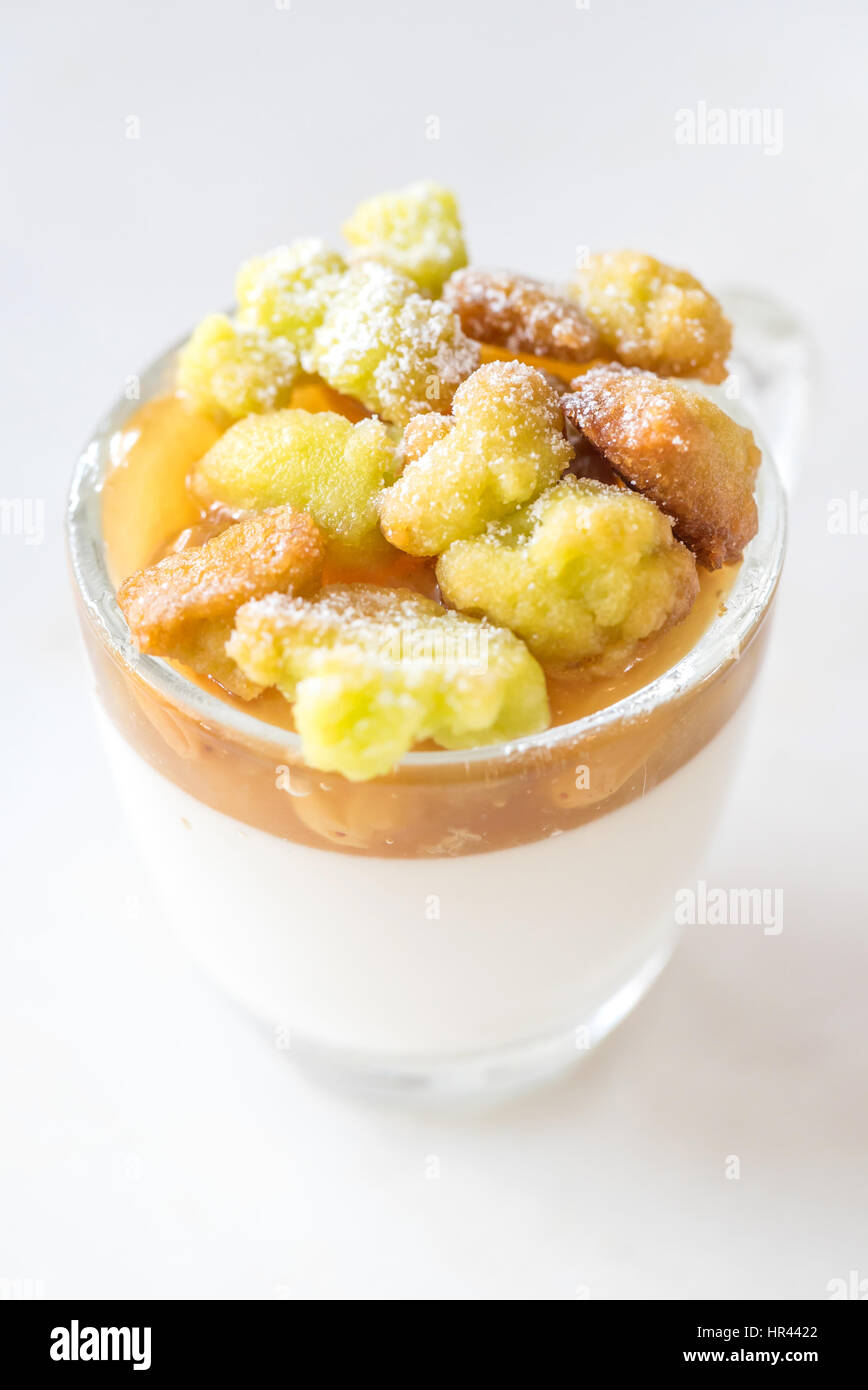 Apple Crumble torta in vetro Foto Stock