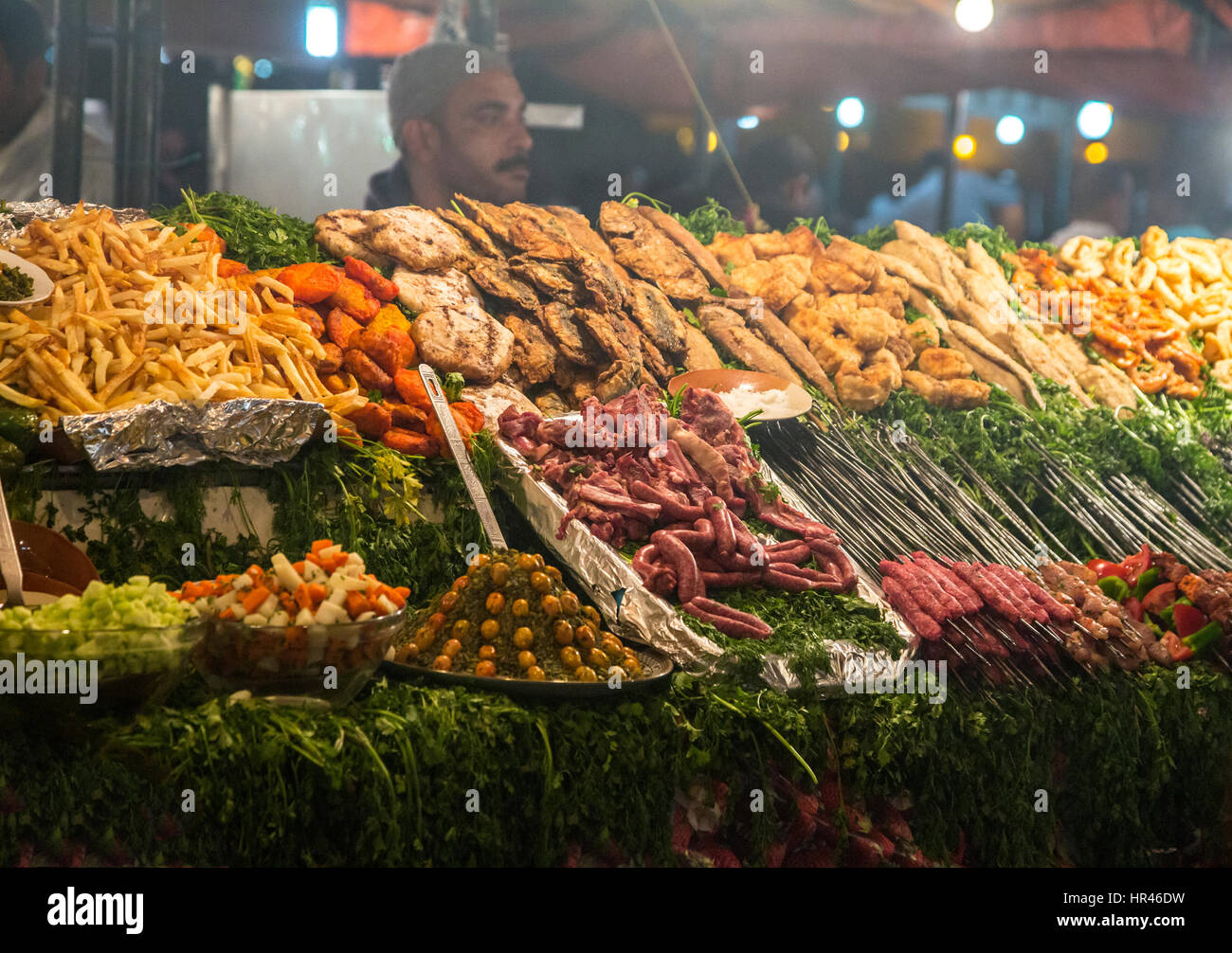 Marrakech, Marocco. Stand alimentari, Place Jemaa El-Fná. Foto Stock