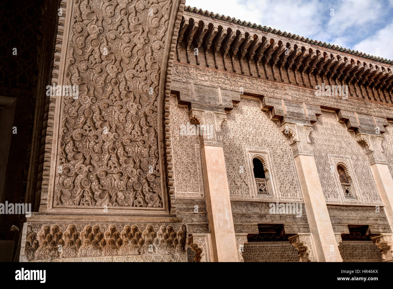 Marrakech, Marocco. Archway decorazione, medersa Ben Youssef, 16th. Secolo. Foto Stock