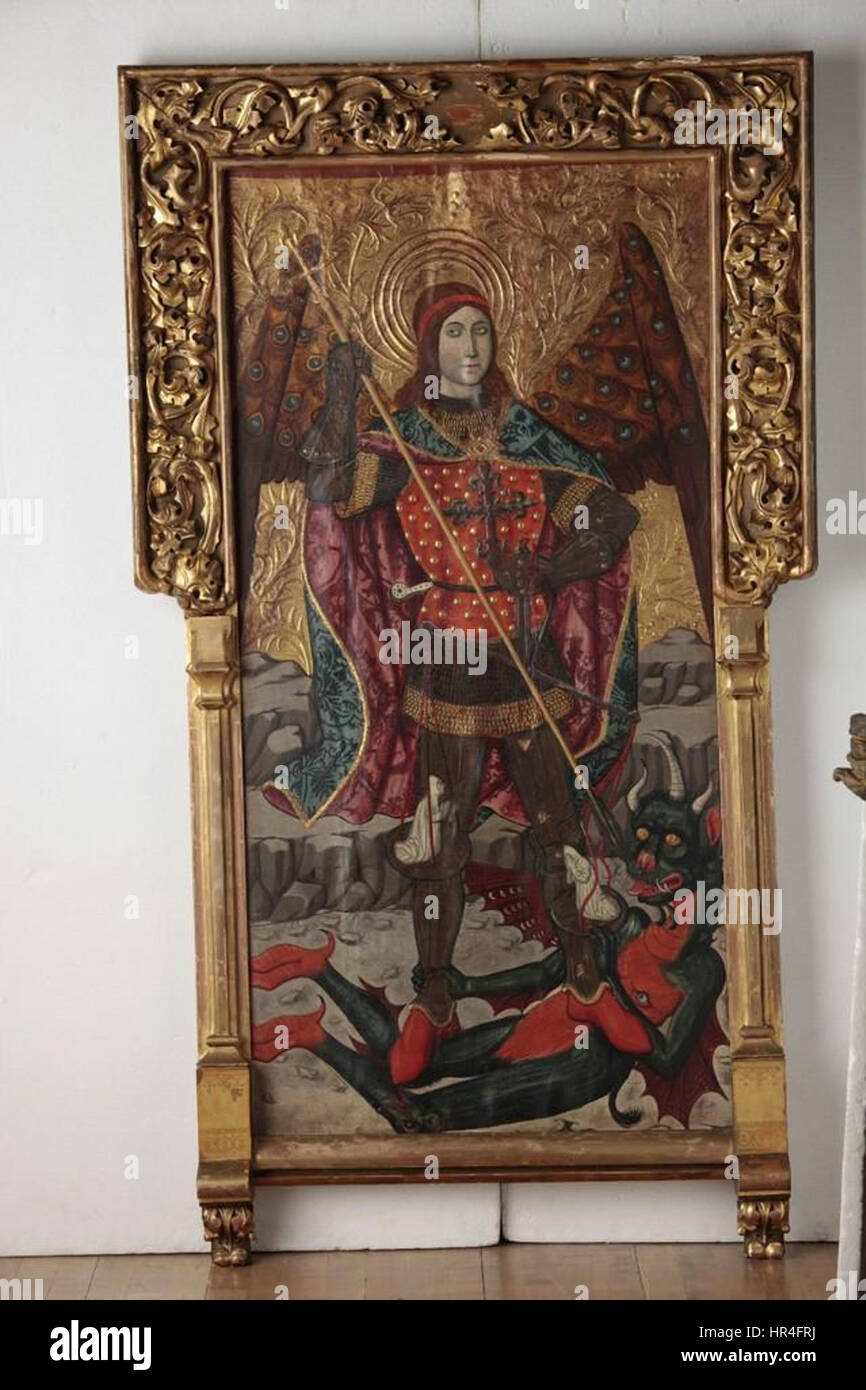 "San Miguel" di Pedro Garcia Benabarre presenta l'arcangelo in uno stile iconografico tradizionale. L'opera combina simbolismo religioso e dettagli raffinati, mettendo in mostra la forza e la dignità della figura. Foto Stock