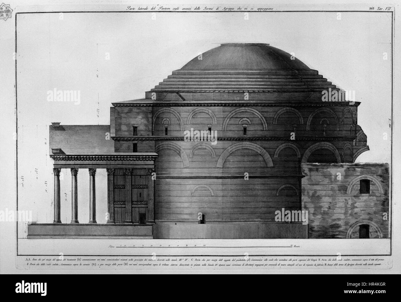 Questa incisione di Giovanni Battista Piranesi, nota per le sue dettagliate raffigurazioni di architettura e rovine, presenta una vista spettacolare delle antiche strutture romane. Il pezzo mostra la maestria di Piranesi nel catturare la grandezza e il decadimento del mondo classico, utilizzando intricati linework e prospettive. Foto Stock
