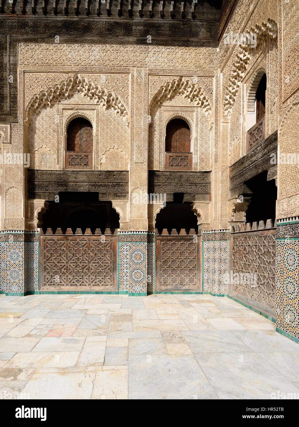 FEZ, in Marocco - novembre 30: l'interno della madrasa Bou. Fez su Novembre 30, 2015 Foto Stock