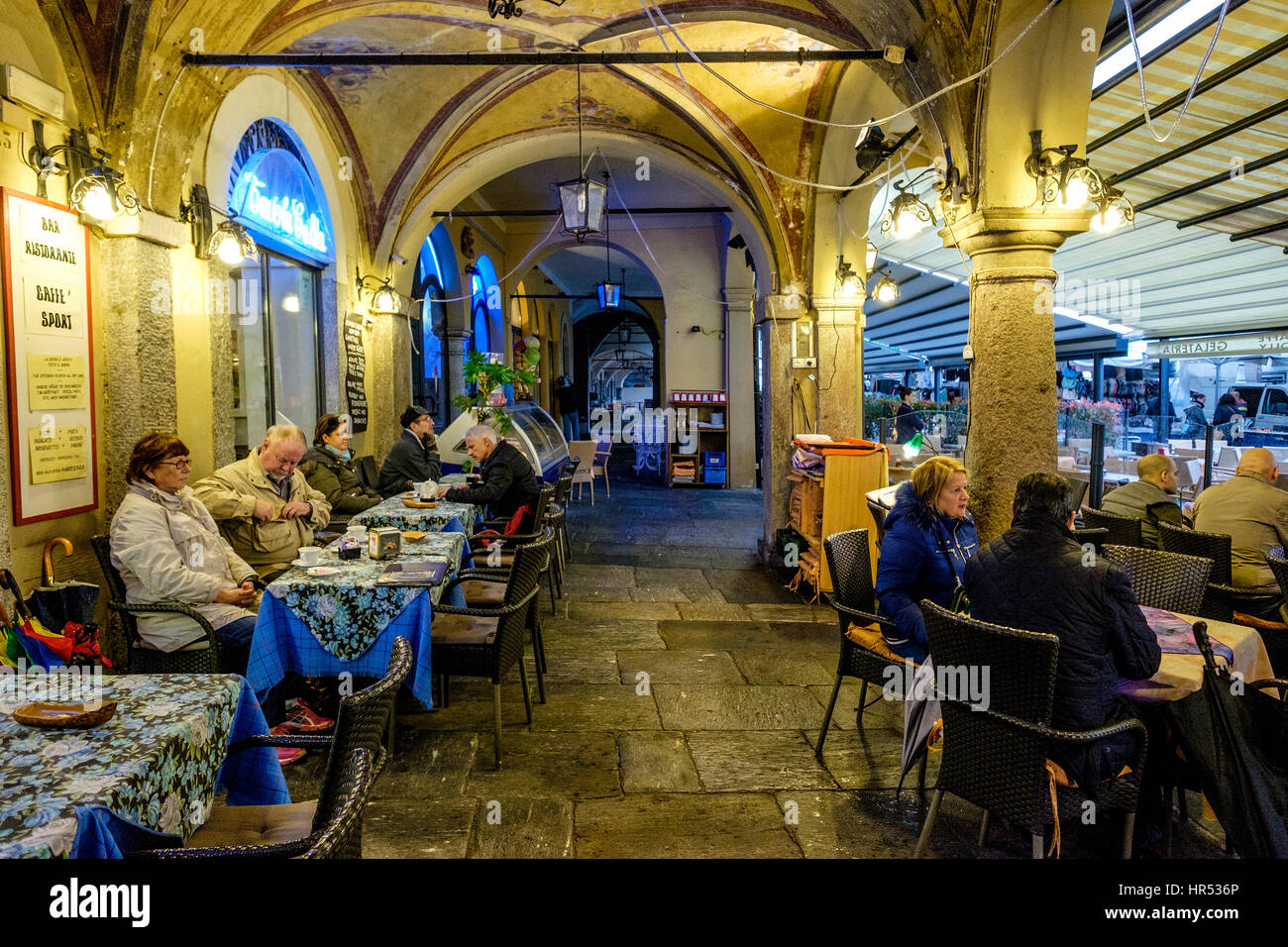 L'Italia,Cannobio,bar locale Foto Stock