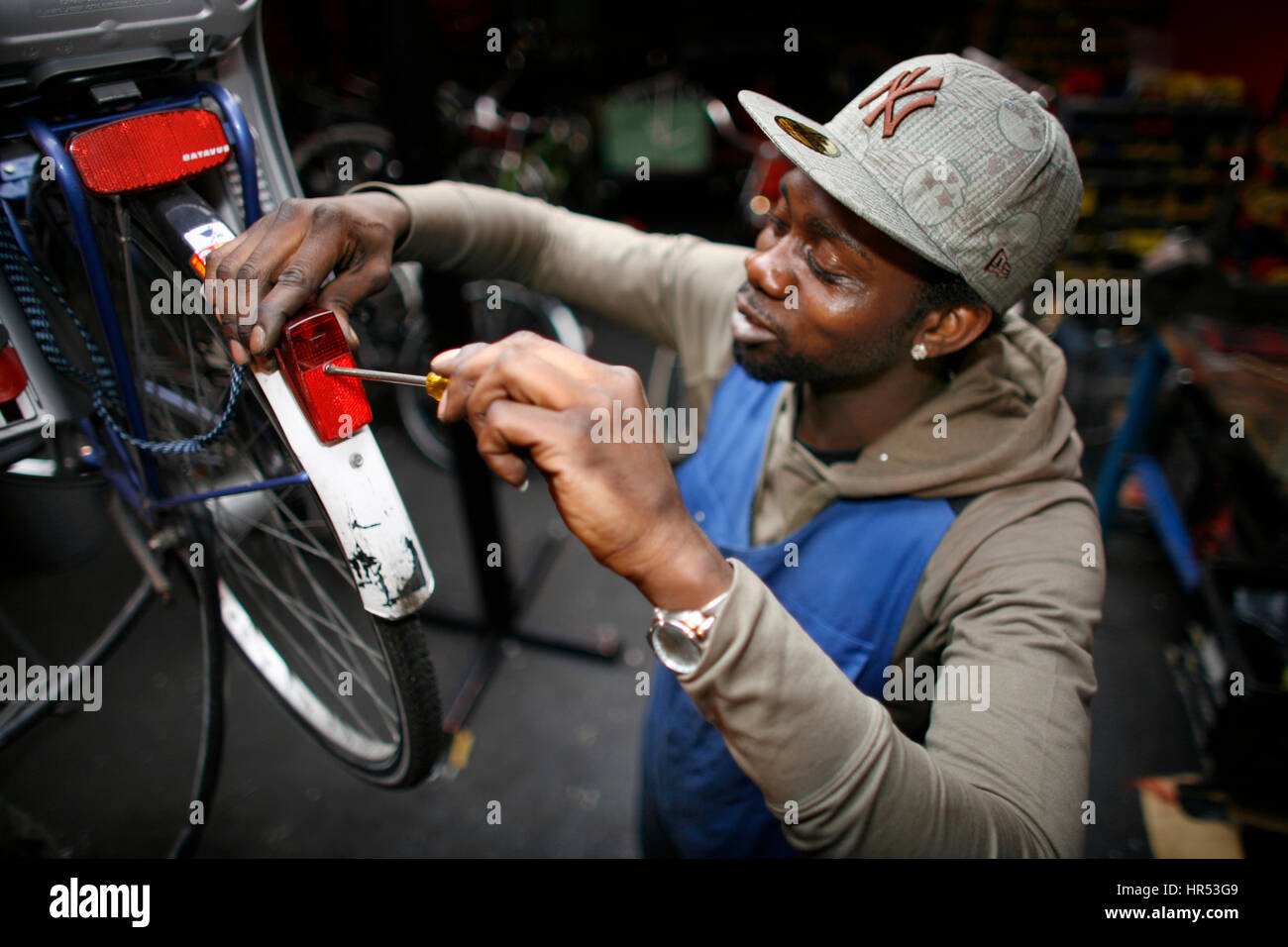 La riparazione di biciclette workshop ad Amsterdam Foto Stock