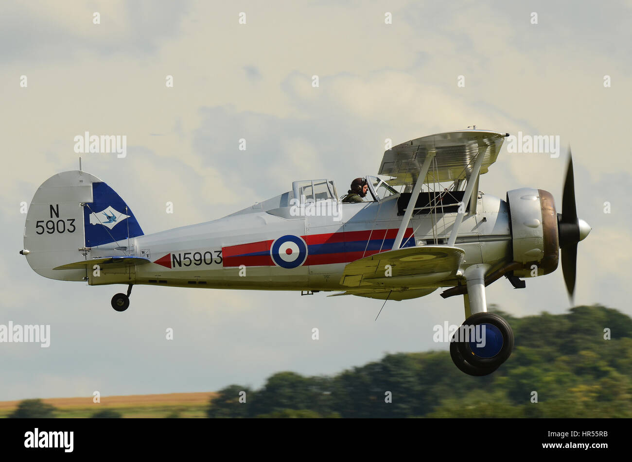 Gloster Gladiator biplano al Flying Legends Air Show all'IWM Duxford, Regno Unito. 1930 e caccia biplano della seconda guerra mondiale Foto Stock