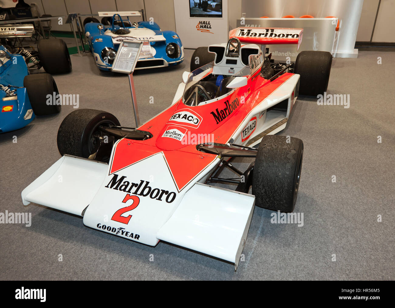 Una McLaren M23 auto di Formula Uno di Jochen Mass sul display nella storica Morotsport International 2017 Foto Stock