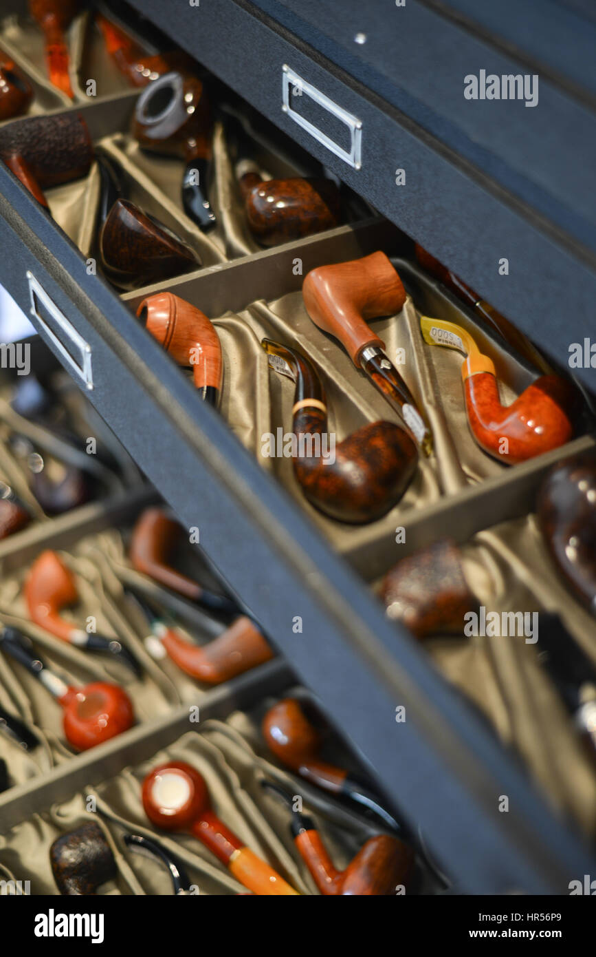 23 Gennaio 2017 - Brebbia, Varese, Italia. Brebbia Pipe, Itlay più antica fabbrica della tubazione. Foto Stock