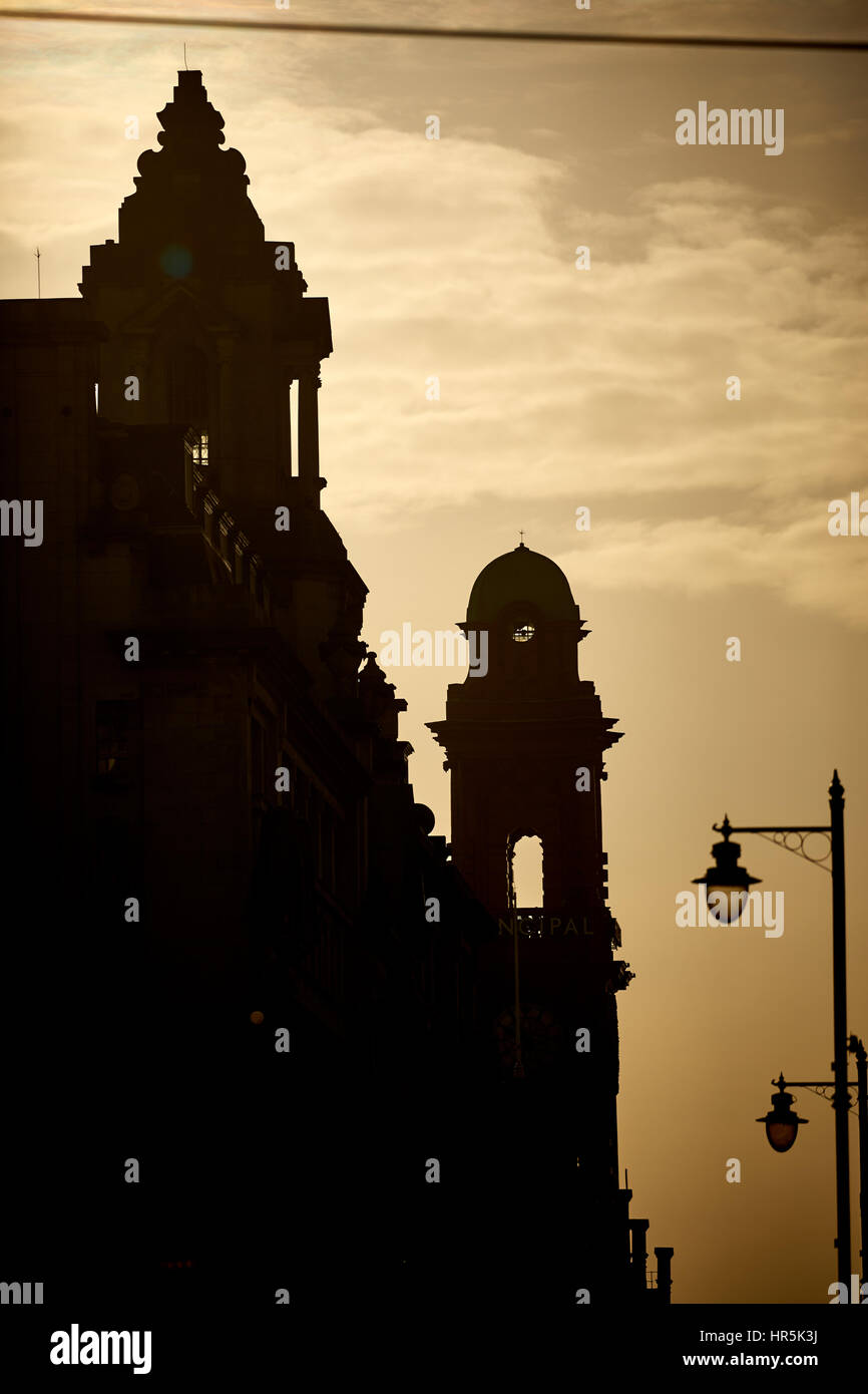 Silhouette Principal Manchester originariamente rifugio edificio assicurazione Oxford Street Whitworth Street Manchester, edificio noto precedentemente Palace Hot Foto Stock