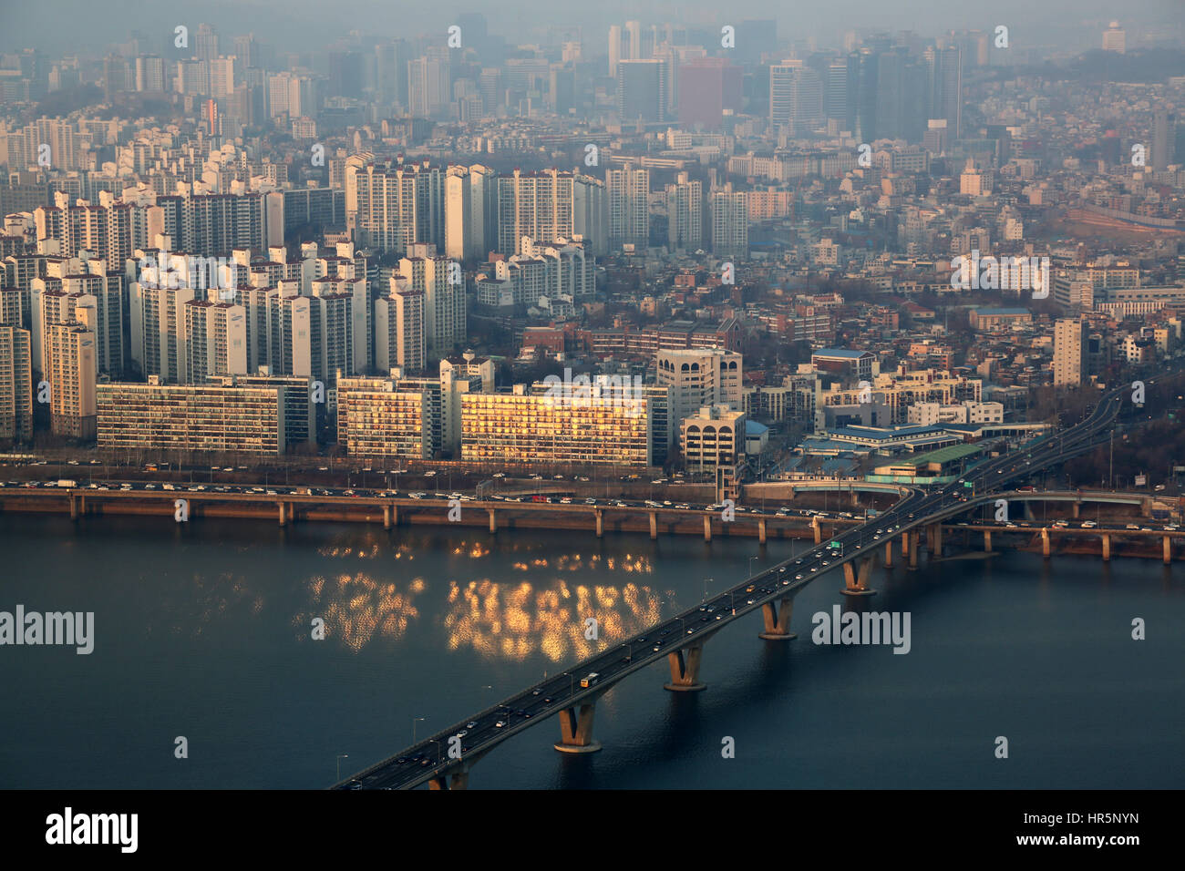 Vista generale della Seoul città skyline al tramonto a Seoul, Corea del Sud Foto Stock