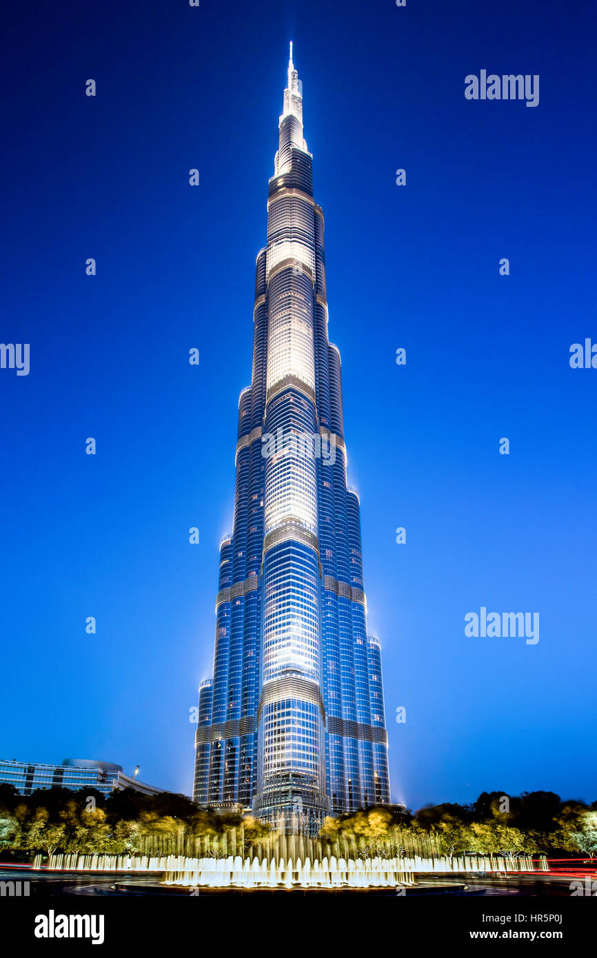 Abu Dhabi, Emirati Arabi Uniti - 13 Aprile 2015: Burj Khalifa a Dubai, EAU. Foto Stock