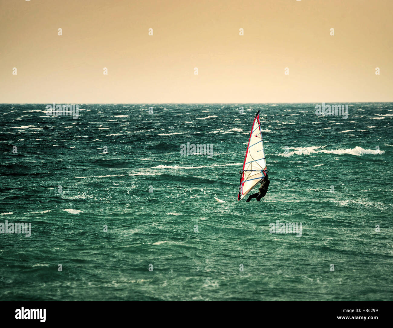 Uragano wavesailing Foto Stock