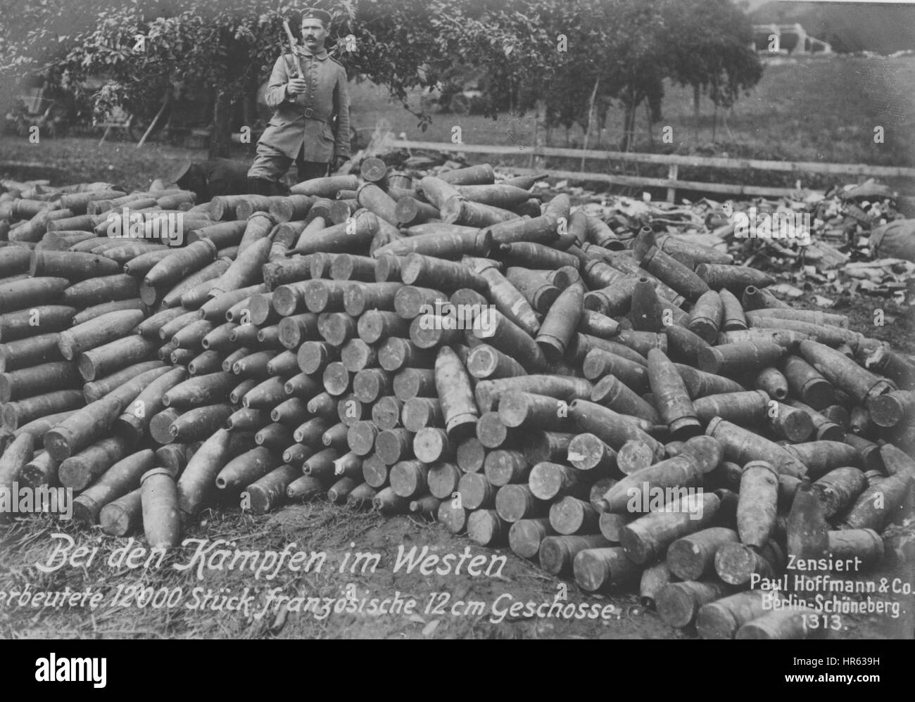 12, 000 proiettili francesi catturati durante i combattimenti sul fronte occidentale, guerra mondiale I, 1915. Dalla Biblioteca Pubblica di New York. Foto Stock