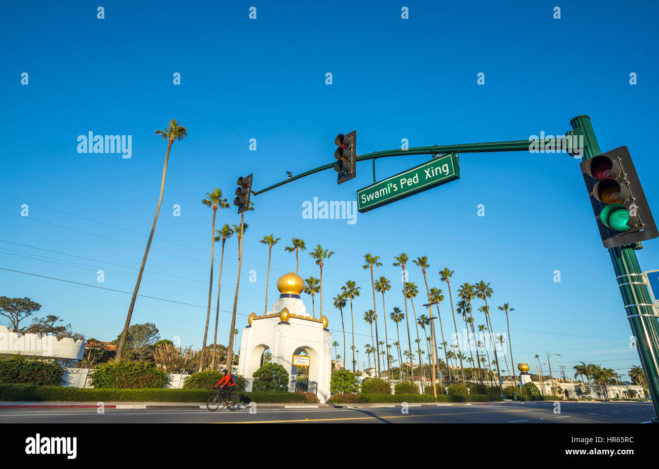 Swami Ped Xing segno, e la Golden Lotus Cupola della auto-realizzazione Fellowship. Encinitas, California. Foto Stock